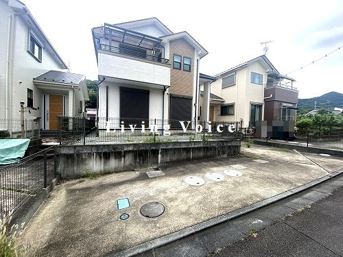 秦野市東田原　中古一戸建ての駐車場|秦野市東田原　中古一戸建て