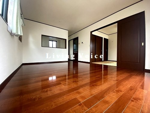 秦野市東田原　中古一戸建ての居間・リビング|秦野市東田原　中古一戸建て