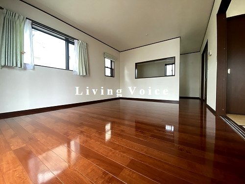 秦野市東田原　中古一戸建ての居間・リビング|秦野市東田原　中古一戸建て
