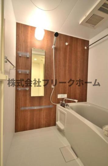 武蔵野市中町２丁目の賃貸マンションの浴室