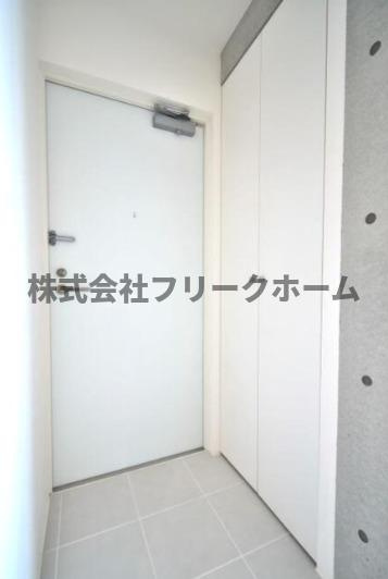 武蔵野市中町２丁目の賃貸マンションの玄関