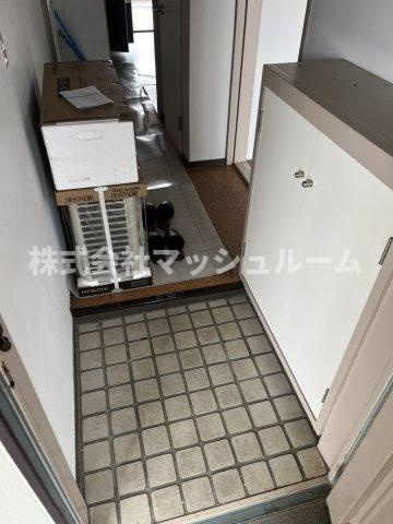 クローバーマンションの玄関