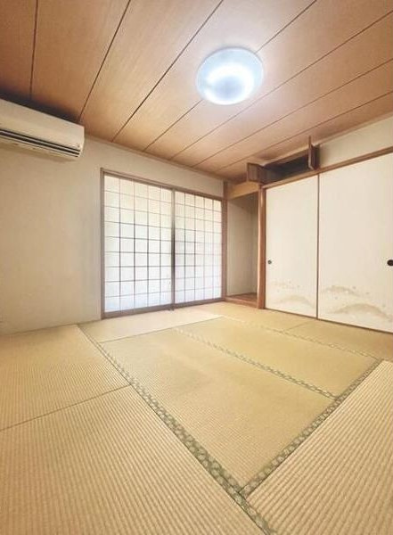 米が瀬町戸建の寝室