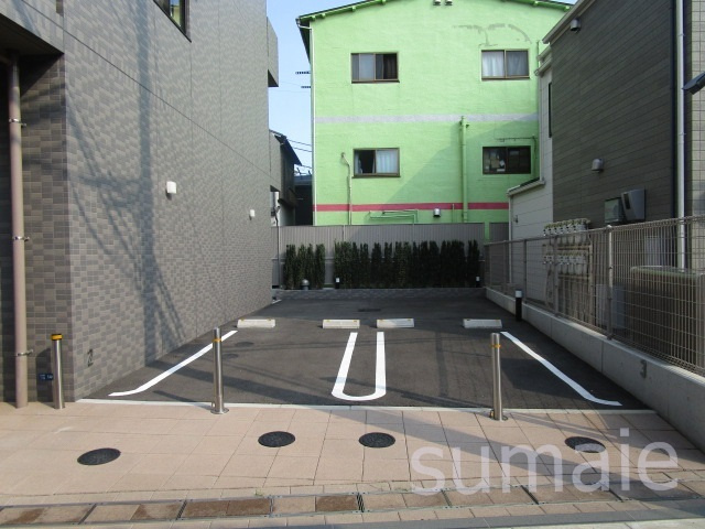 ルーブル王子本町の駐車場|駐車場です☆