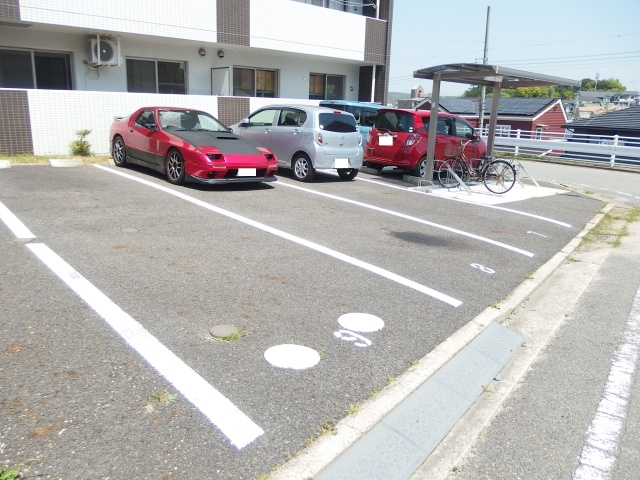 アン・シャン・ウルーの駐車場