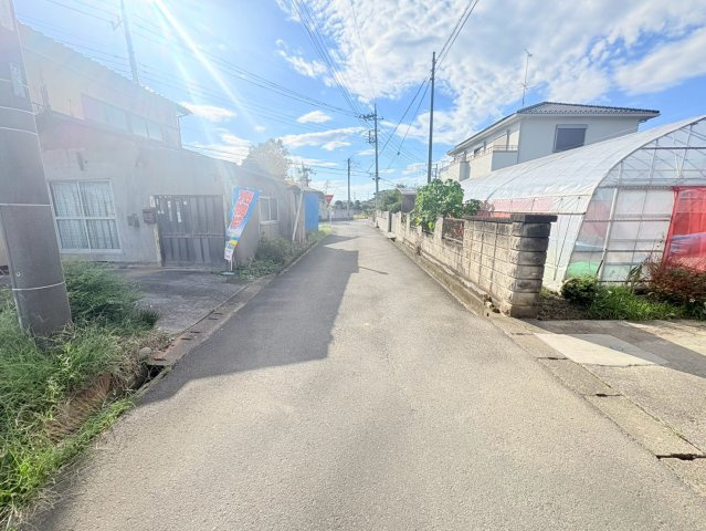 川越市古谷本郷　建築条件なし売地　JR川越線『南古谷駅』徒歩33分　【古谷小学区】の前面道路含む現地写真