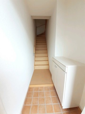 エルハーベン加茂宮Ａの玄関|きれいな玄関です
