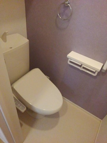 ココン　Ⅱのトイレ|落ち着いた色調のトイレです