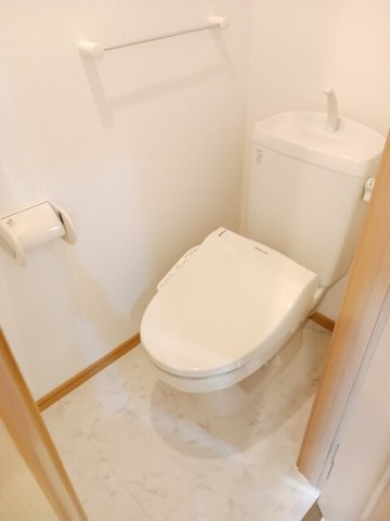 ポルトルーチェのトイレ|清潔感のあるトイレです