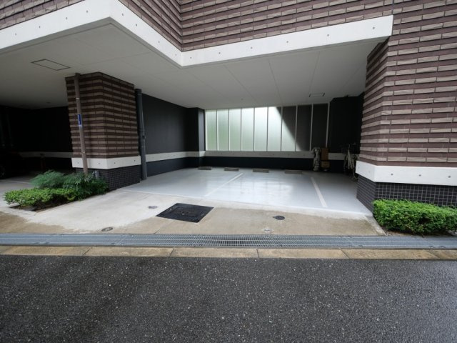 大阪市中央区玉造１丁目の賃貸マンションのエントランス