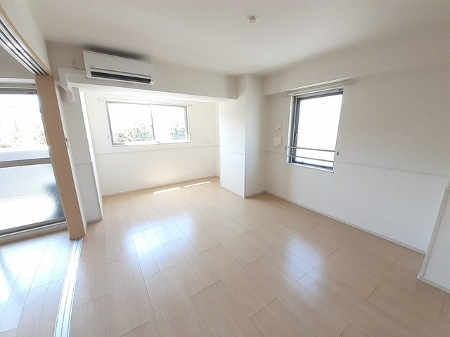 エアリーヒルズ芦屋の居間・リビング