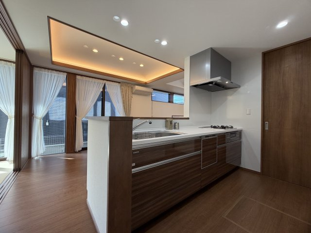 橿原市曲川町　新築(全3区画）1号地 モデルハウスの居間・リビング