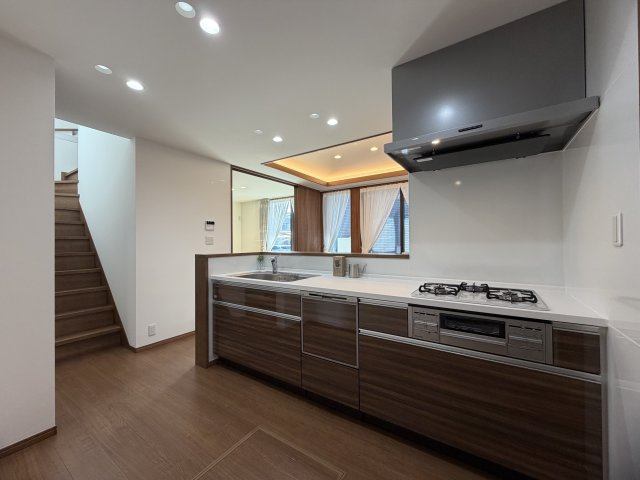 橿原市曲川町　新築(全3区画）1号地 モデルハウスのキッチン