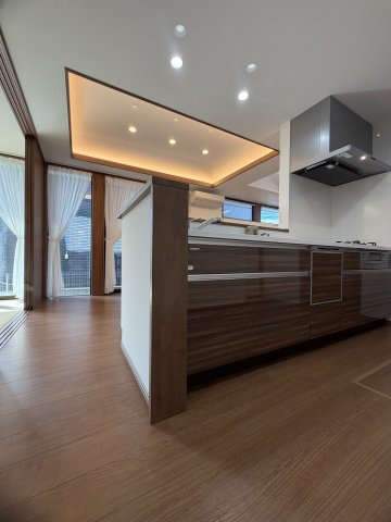 橿原市曲川町　新築(全3区画）1号地 モデルハウスの居間・リビング