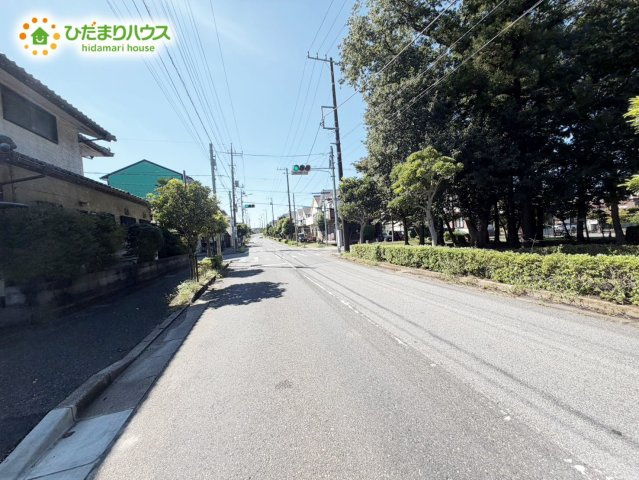 流山市東深井13期　新築戸建　1号棟の前面道路含む現地写真|接道：北側15.5ｍ公道・西側6.0公道

