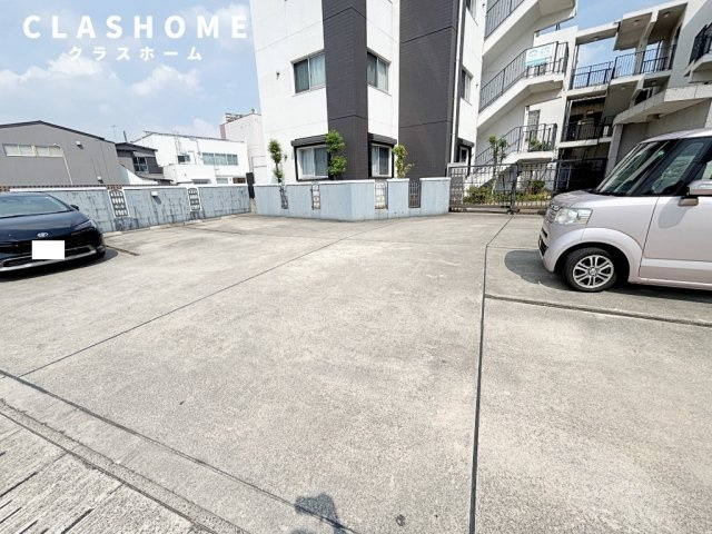 STAR　GATE　　刈谷市近郊の賃貸はクラスホーム刈谷店の駐車場