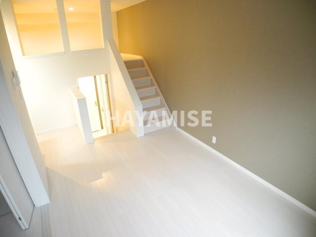 MODERN PALAZZO 諫早Primeの居間・リビング