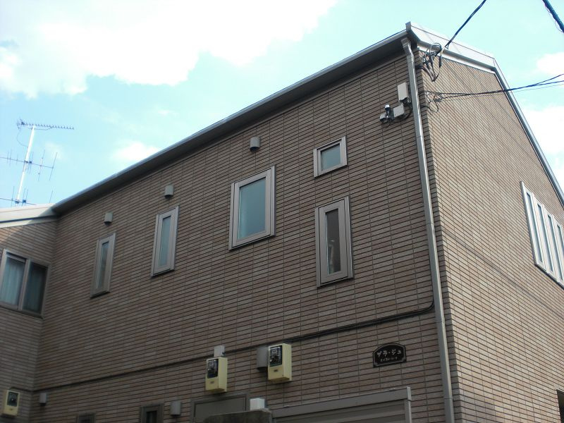プラージュの外観