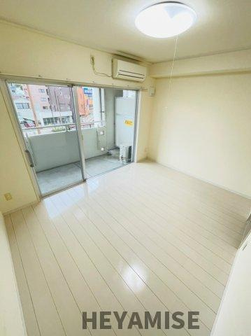 Jプレイス宝町の居間・リビング|※類似間取りの別の階のお部屋の画像です※現況を優先します