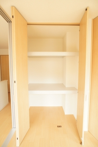 クレストウッドの収納|別部屋の写真です。