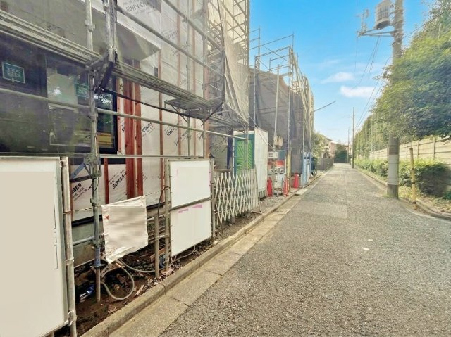 練馬区貫井3丁目 限定1棟の前面道路含む現地写真|駅徒歩9分の閑静な住宅地エリアです
前面道路は車の往来が少なく安心の立地
是非現地にて実際にご見学ください♪♪