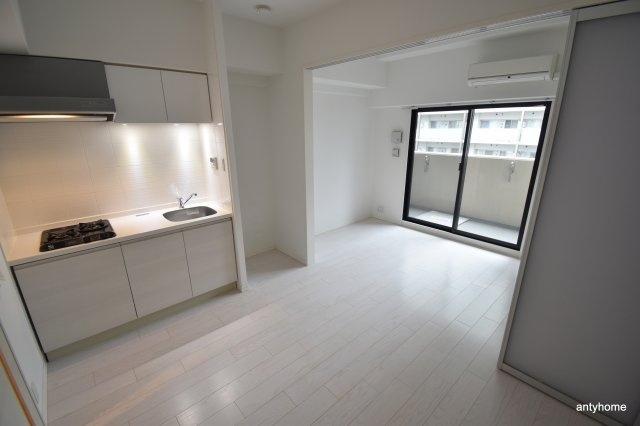 S-RESIDENCE江坂　仲介手数料無料の居間・リビング