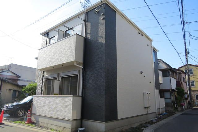 シャルム鳩ヶ谷のエントランス