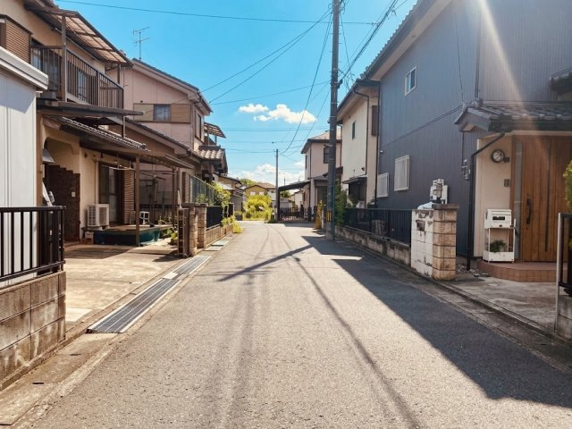 中古戸建　野田市木間ケ瀬の前面道路含む現地写真