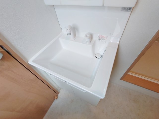 Navi三鷹の独立洗面台|独立洗面台で身支度をすべて済ませてしまいましょう