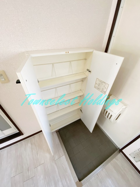 藤沢市鵠沼花沢町の賃貸マンションの玄関