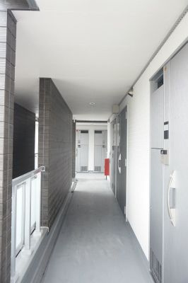 千葉市中央区寒川町１丁目の賃貸マンションのロビー