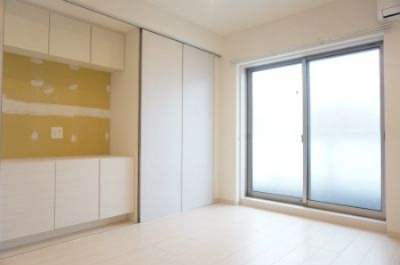 千葉市中央区寒川町１丁目の賃貸マンションの居間・リビング