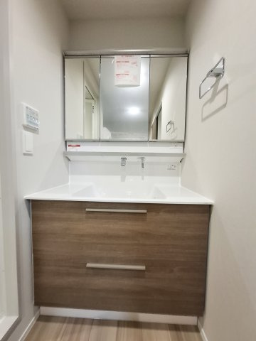 WING　TOWA　MAISONの独立洗面台