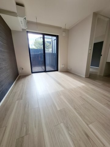 WING　TOWA　MAISONの居間・リビング