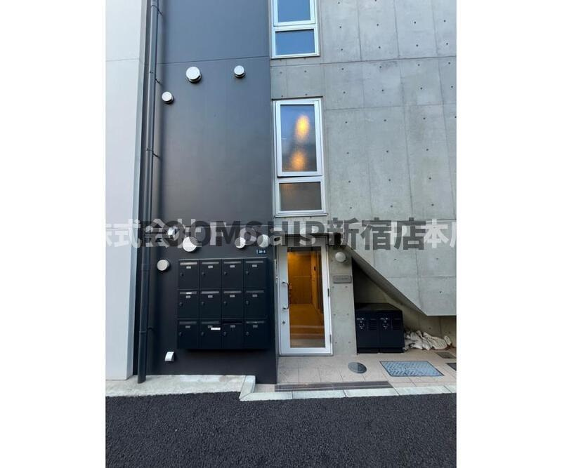 ブラン渋谷本町のエントランス