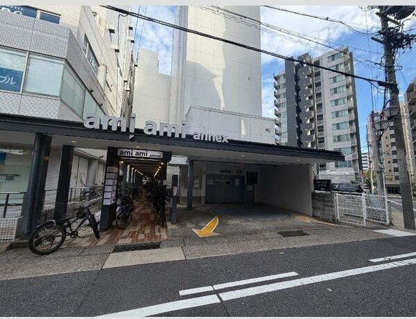 ami ami annexの駐車場
