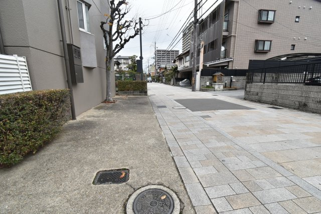 メゾンドポエジーの駐車場