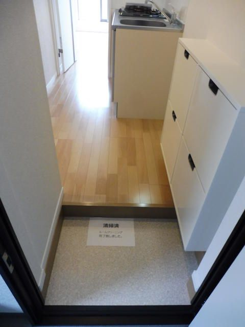 シャルム鳩ヶ谷の玄関