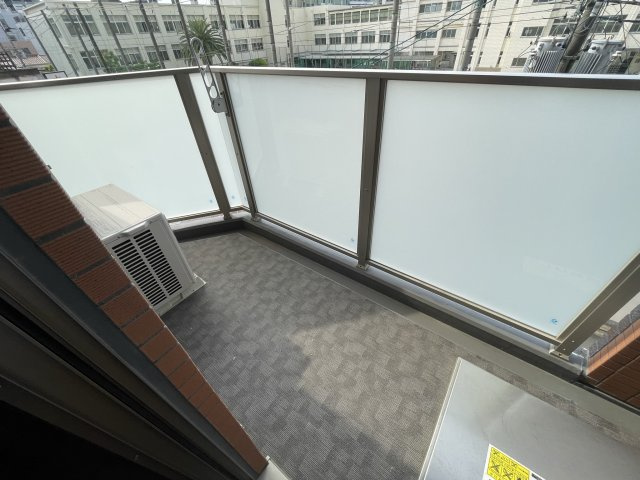 プレジオ都島本通　仲介手数料無料のバルコニー