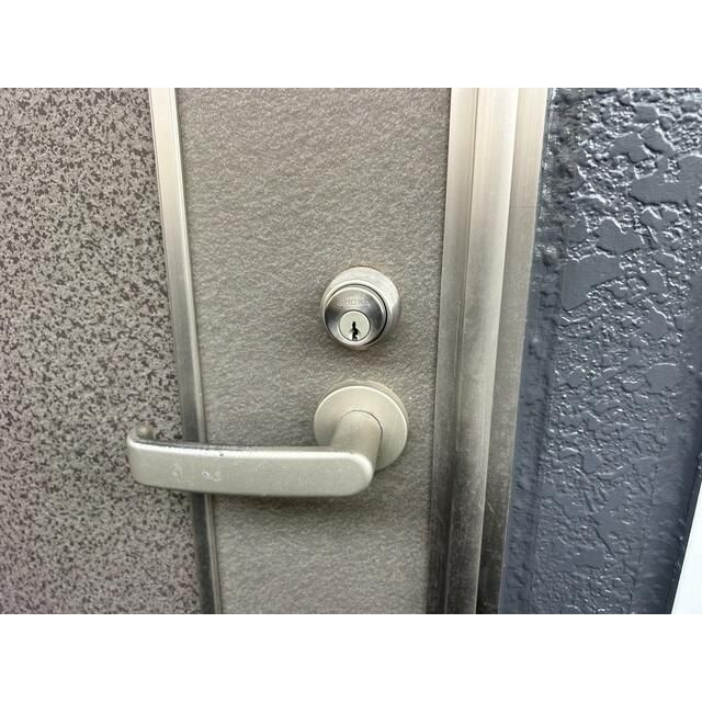 ヒルズ皇山の玄関