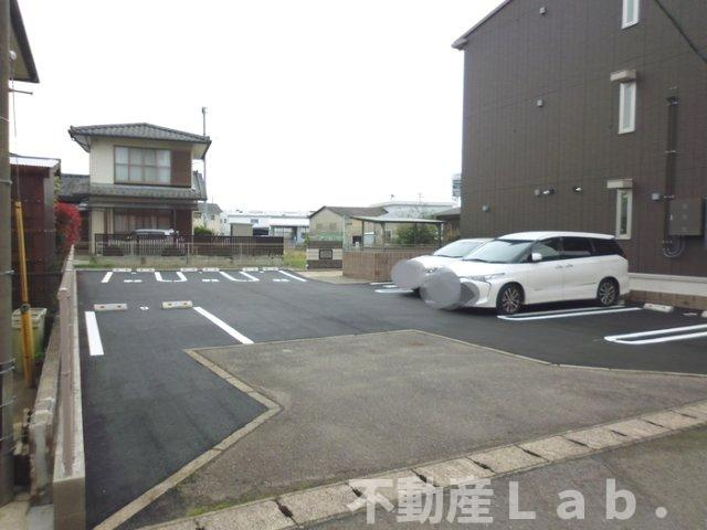 和生の駐車場