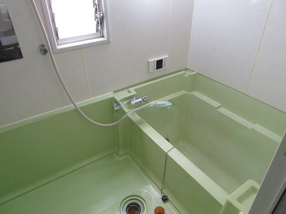 上津町貸家【キャッシュバック対象物件】の独立洗面台|朝の支度にも助かる、独立の洗髪洗面化粧台