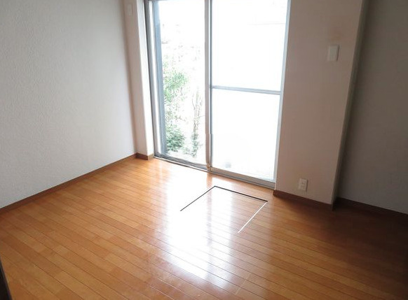 上津町貸家【キャッシュバック対象物件】の洋室|きれいな洋室です