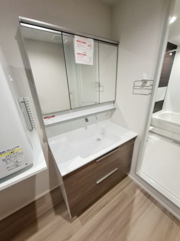 WING　TOWA　MAISONの独立洗面台