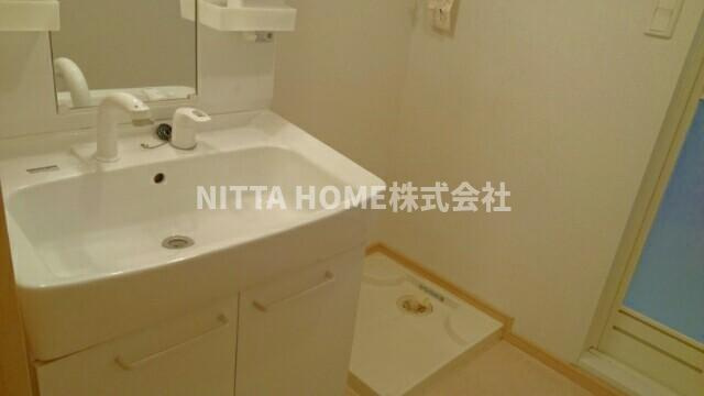ルジューレの洗面所|シャワー付き洗面台を設置◎