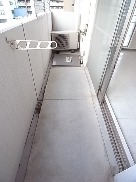 尼崎市開明町３丁目の賃貸マンションのバルコニー