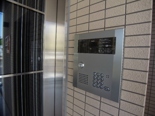 ハイブリッジソシア３のエントランス