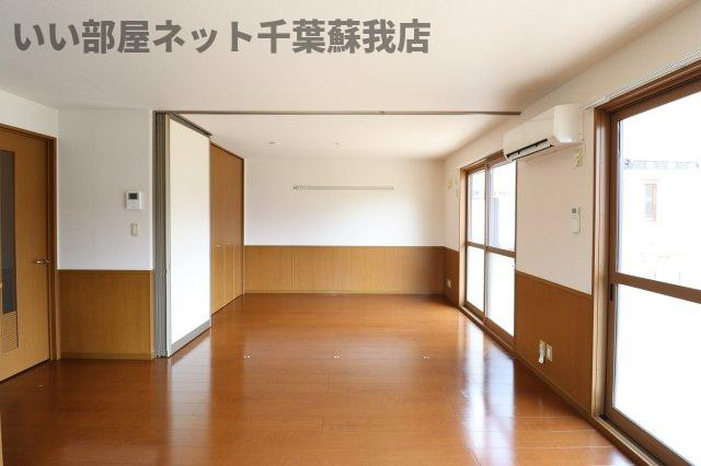 ヴィラグレイス　ABCの居間・リビング|こちらのリビングで趣味の時間をお楽しみください
