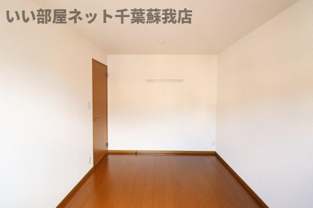 ヴィラグレイス　ABCの寝室|広くて明るい寝室