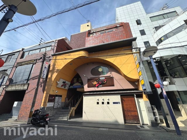 富田町ビルの外観
